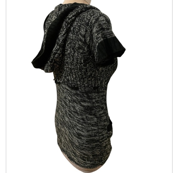 Dots Size Medium Gray Short Sleeve Tunic Sweater - Picture 3 of 6